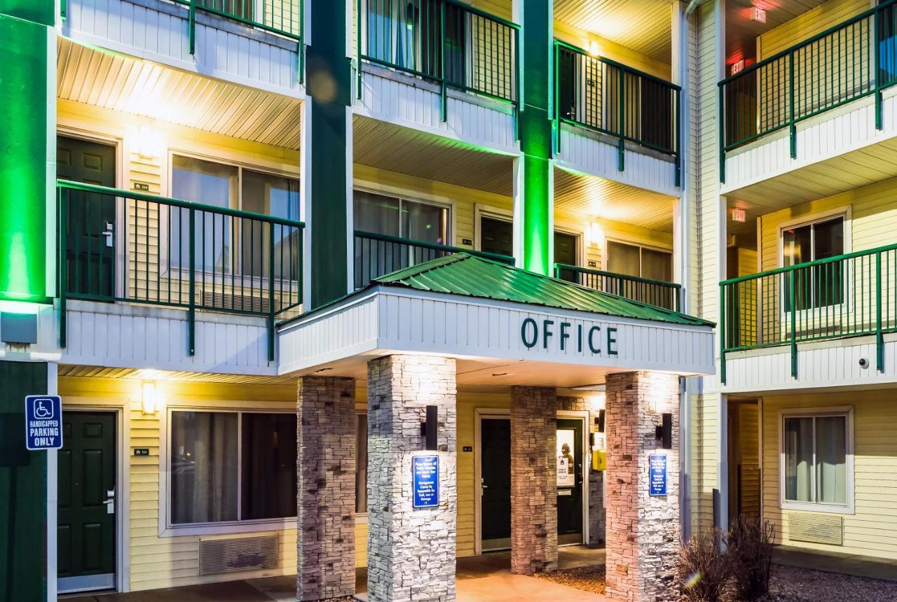 โฮมทาวน์ สตูดิโอ โคโลราโดสปริงส์ - แอร์พอร์ต Motel ภายนอก รูปภาพ