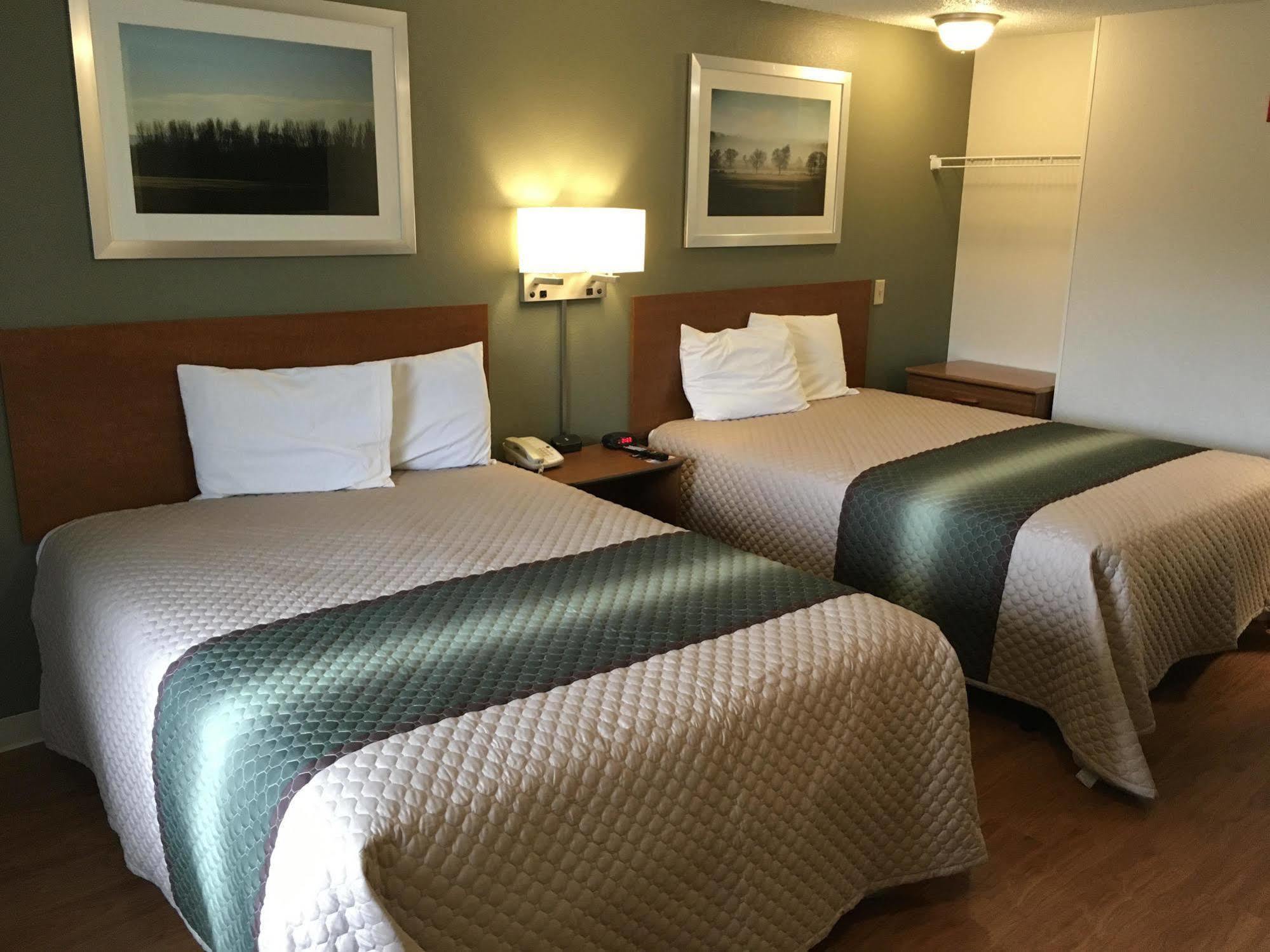 โฮมทาวน์ สตูดิโอ โคโลราโดสปริงส์ - แอร์พอร์ต Motel ภายนอก รูปภาพ